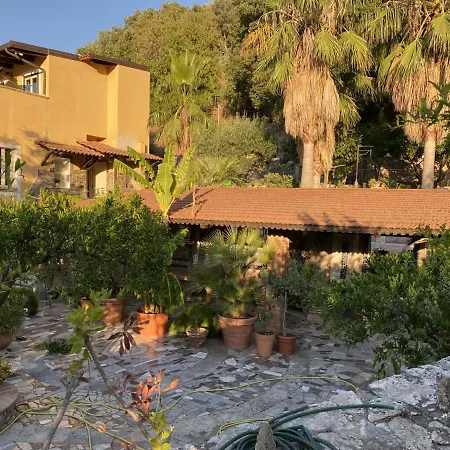 Il Casale Del Vecchio Borgo Gospodarstwo wiejskie Oliveto (Reggio Calabria)